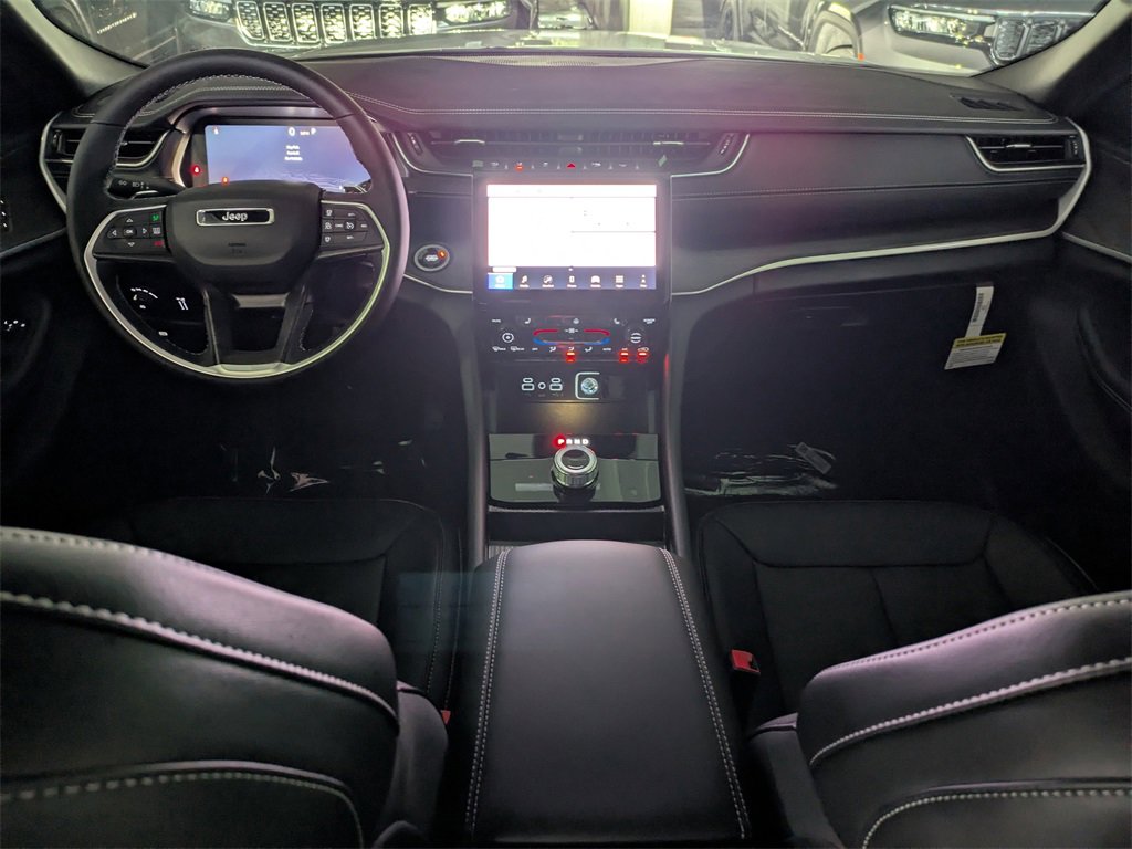 New 2025 Jeep Grand Cherokee Limited image 16