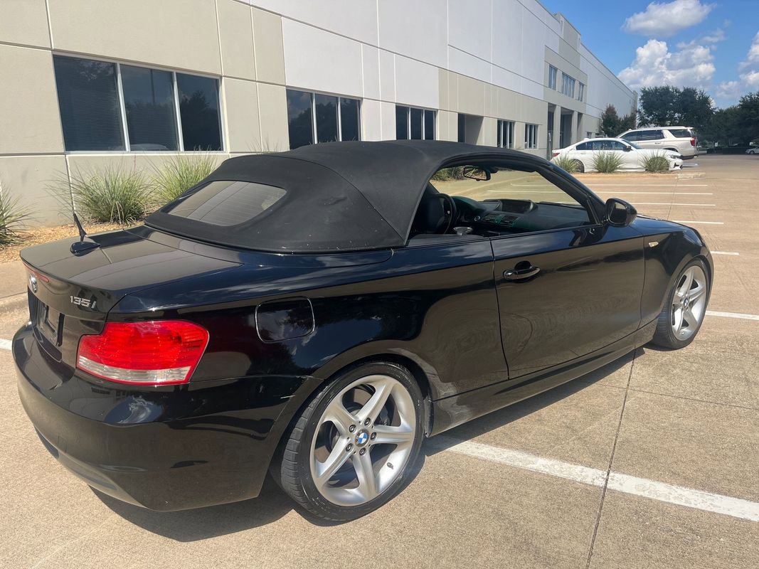 Used 2010 BMW 135i Convertible w/ Premium Pkg image 20