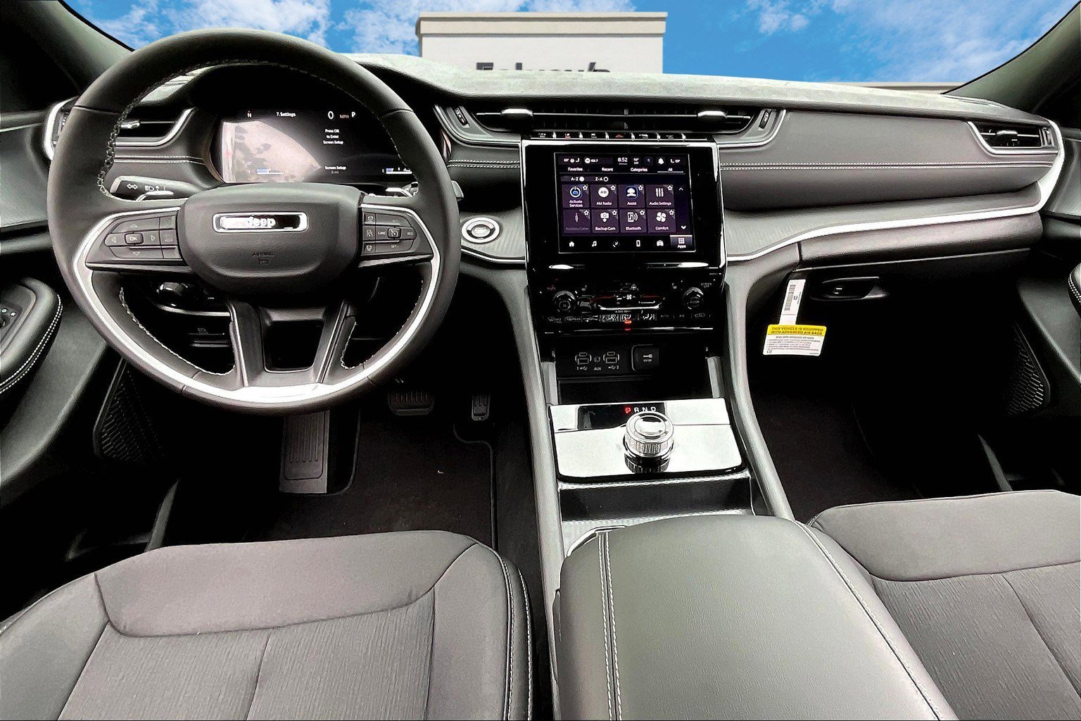 New 2025 Jeep Grand Cherokee Laredo X w/ Luxury Tech Group I image 5