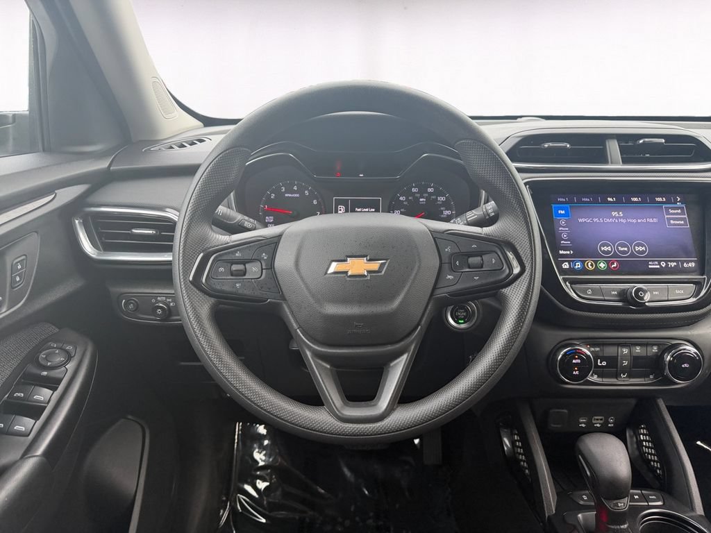 Used 2023 Chevrolet TrailBlazer LT w/ Convenience Package AWD/4WD image 12