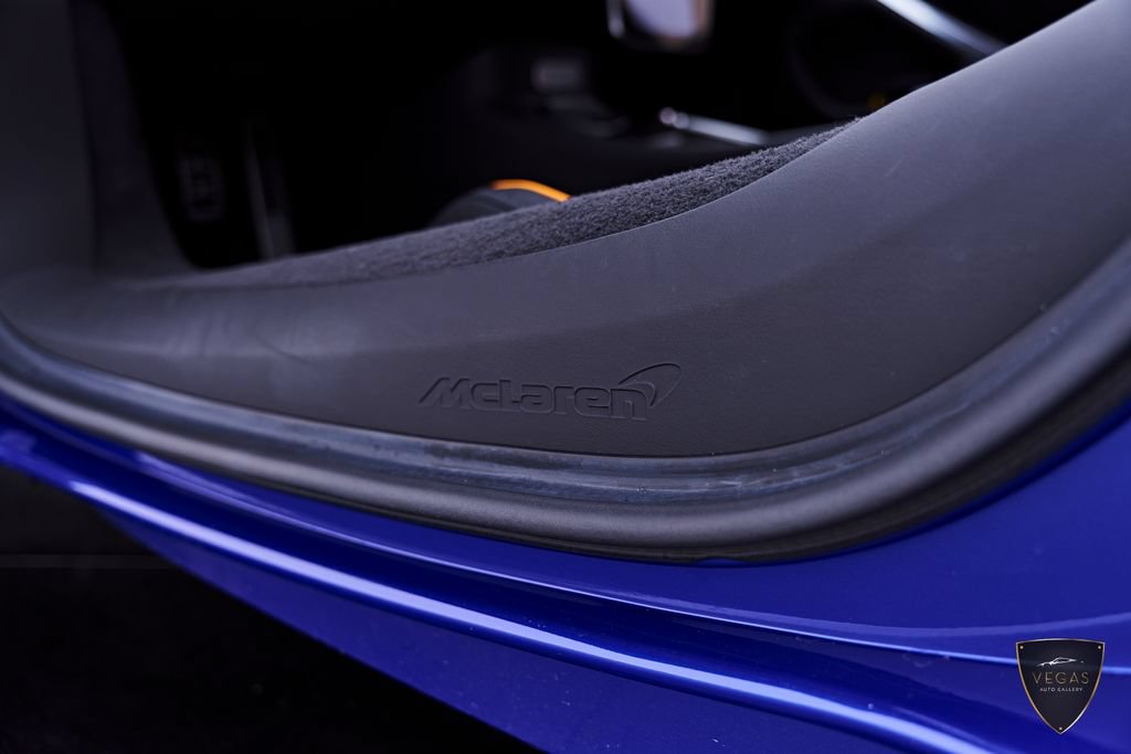 Used 2025 McLaren Artura RWD image 52