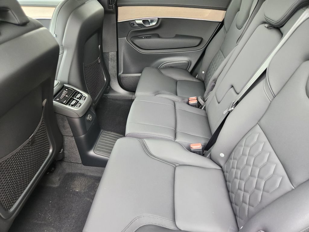 New 2026 Volvo XC90 T8 Plus w/ Protection Package AWD/4WD image 19