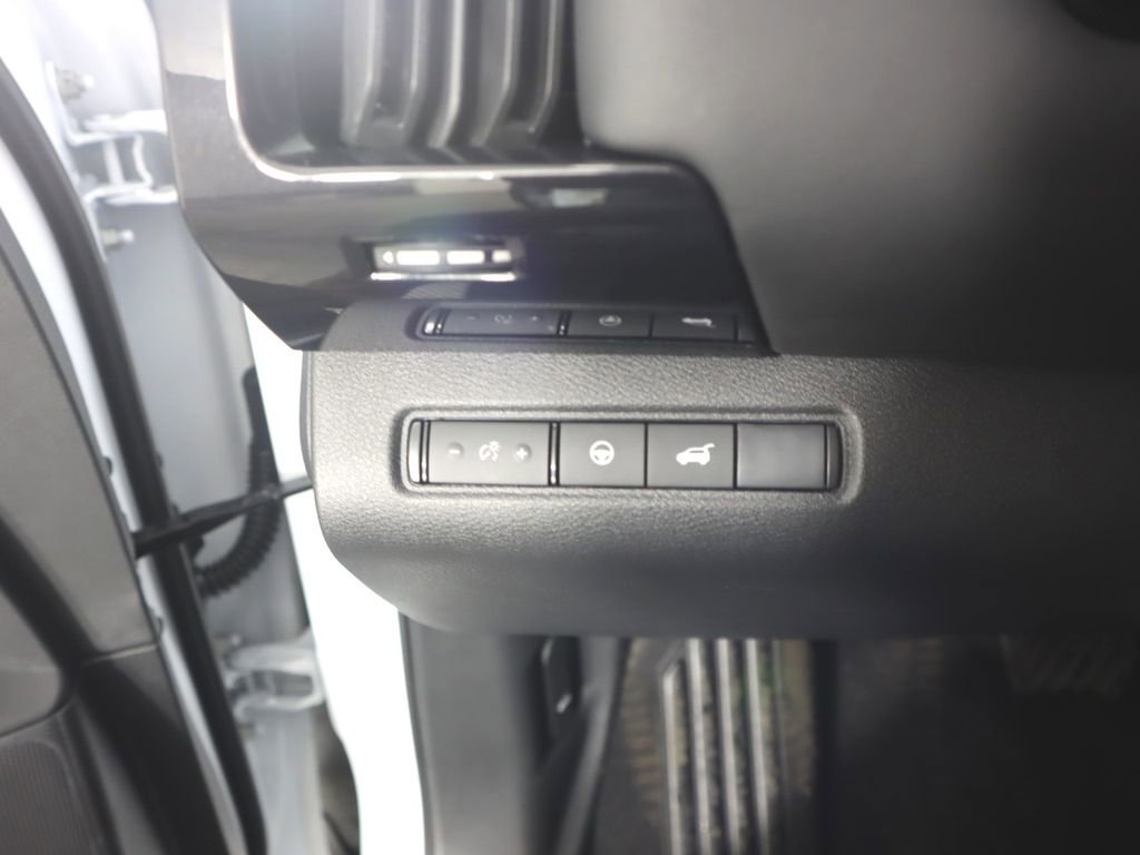 New 2026 Nissan Pathfinder SV image 17