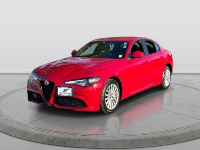 Used 2023 Alfa Romeo Giulia Sprint AWD/4WD image 3
