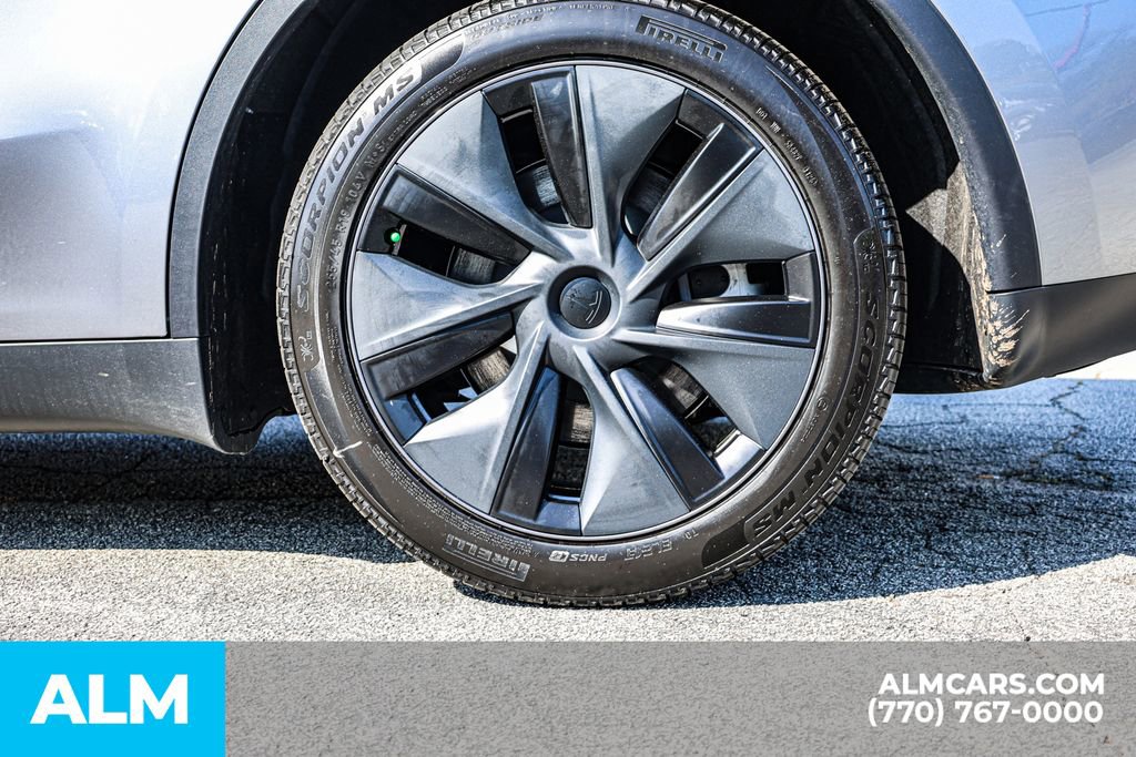 Used 2025 Tesla Model Y Long Range image 17