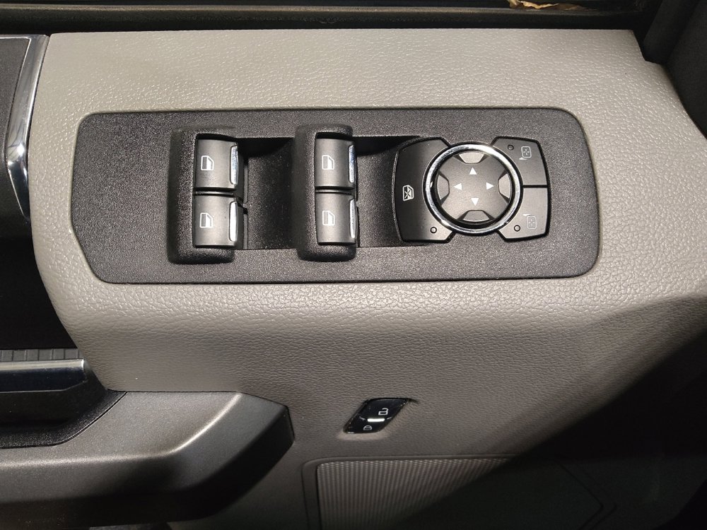 Used 2015 Ford F150 XLT image 27