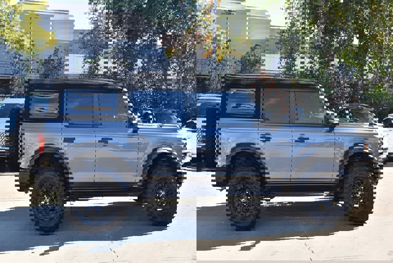 Used 2023 Ford Bronco Wildtrak image 6