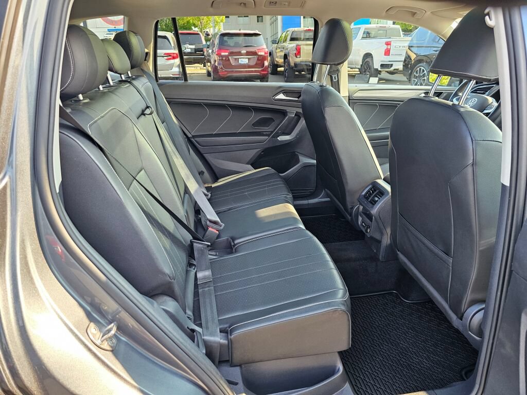Used 2022 Volkswagen Tiguan SE AWD/4WD image 26