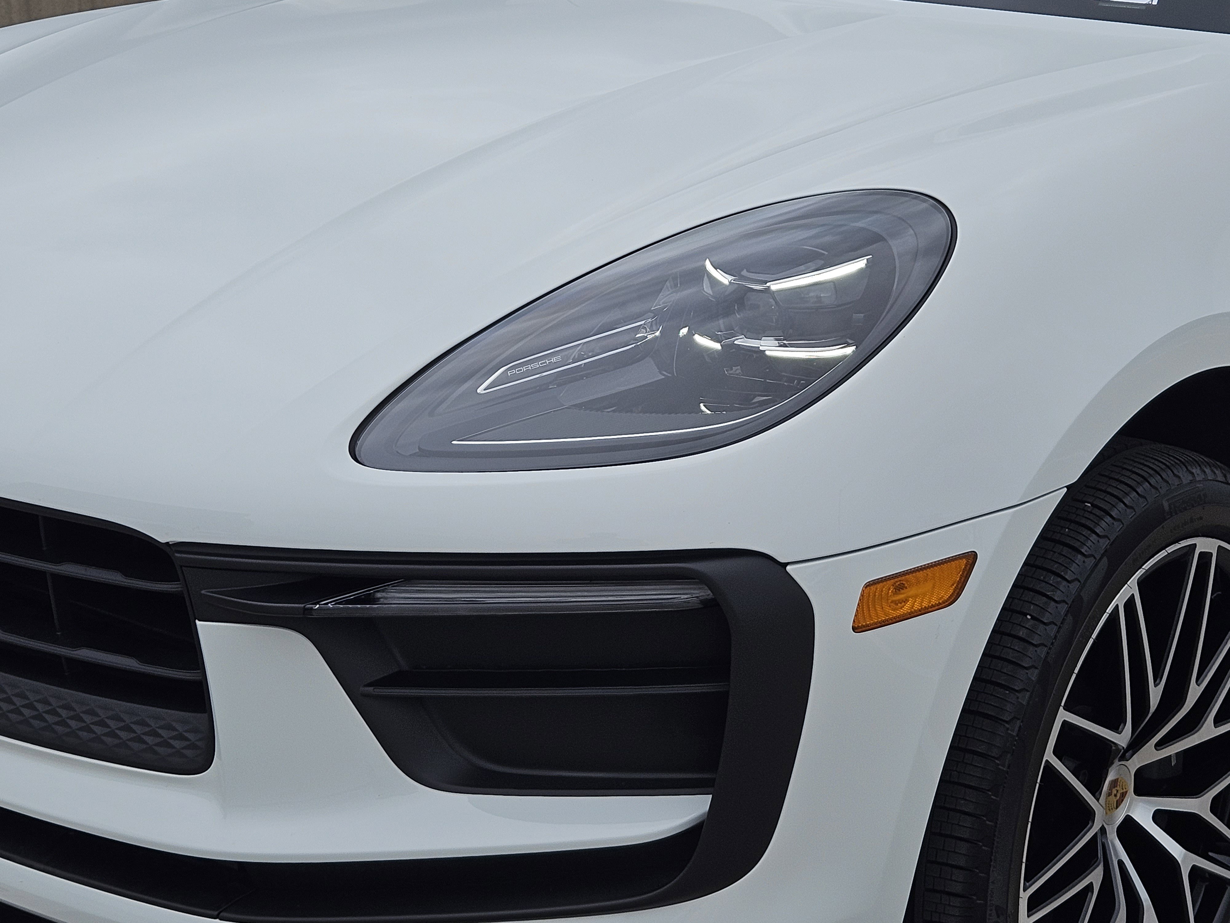 Certified 2026 Porsche Macan AWD/4WD image 12