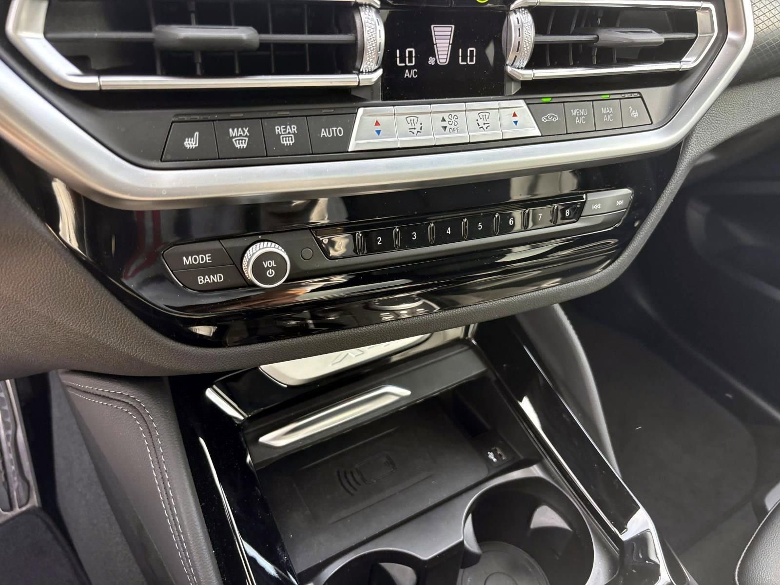 Used 2025 BMW X4 xDrive30i w/ M Sport Package AWD/4WD image 22