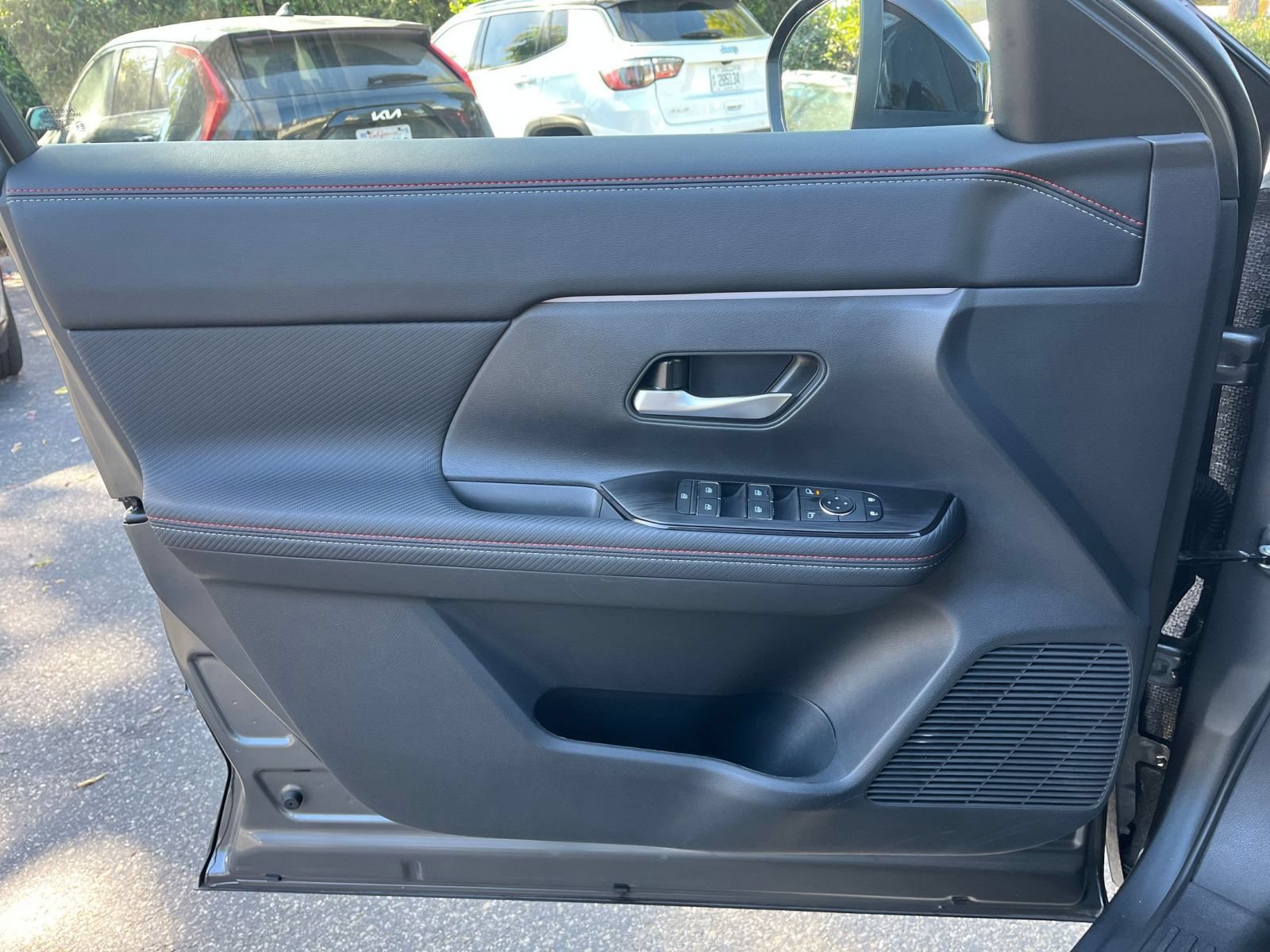 Used 2026 Nissan Kicks SR AWD/4WD image 18