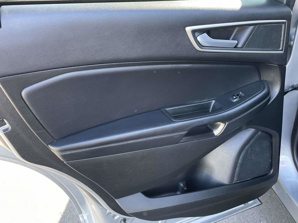 Used 2024 Ford Edge SEL AWD/4WD image 11