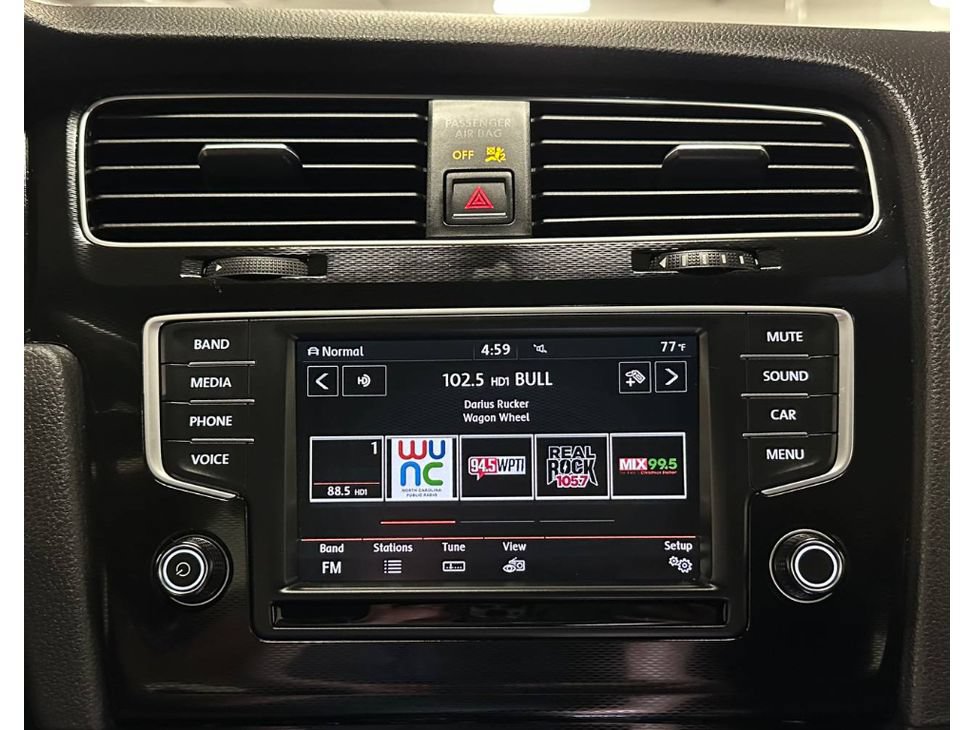 Used 2016 Volkswagen GTI SE FWD image 29