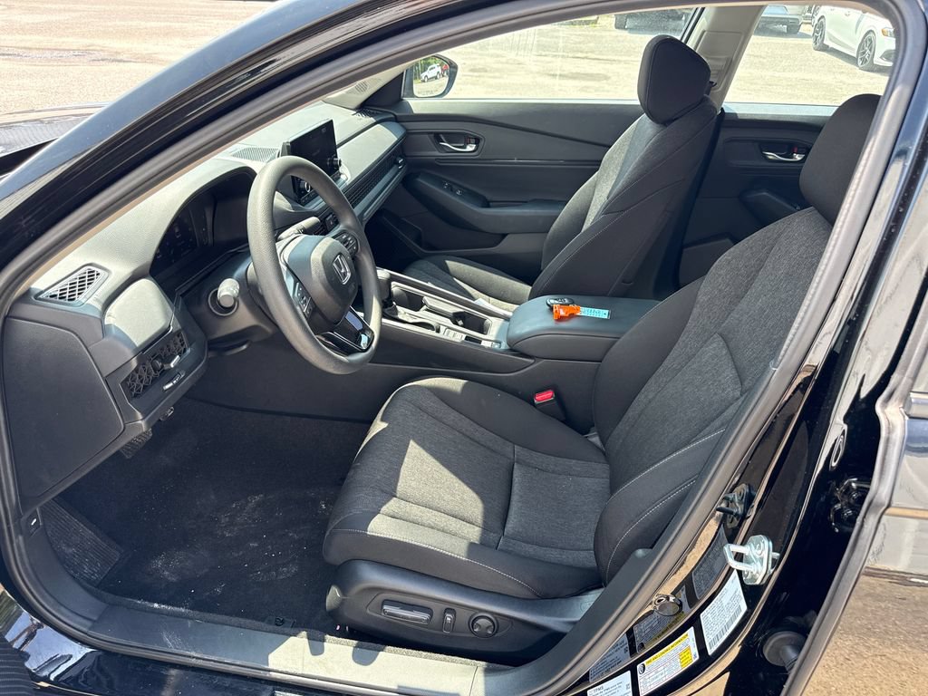 Used 2025 Honda Accord SE image 12