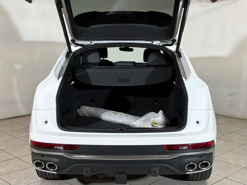 Used 2023 Audi SQ5 Premium w/ Convenience Package image 22