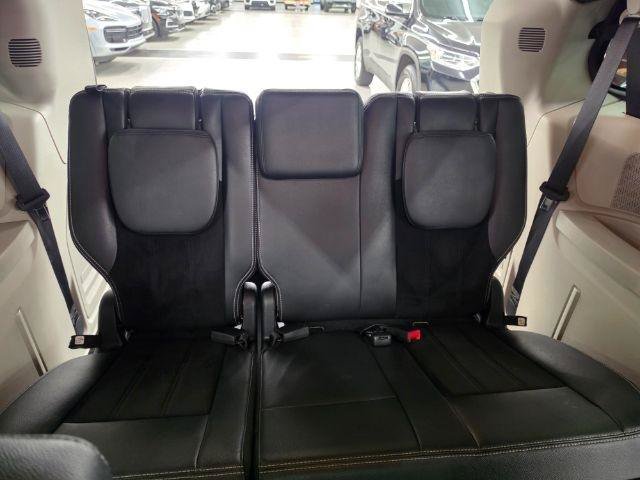 Used 2018 Dodge Grand Caravan SXT FWD image 35