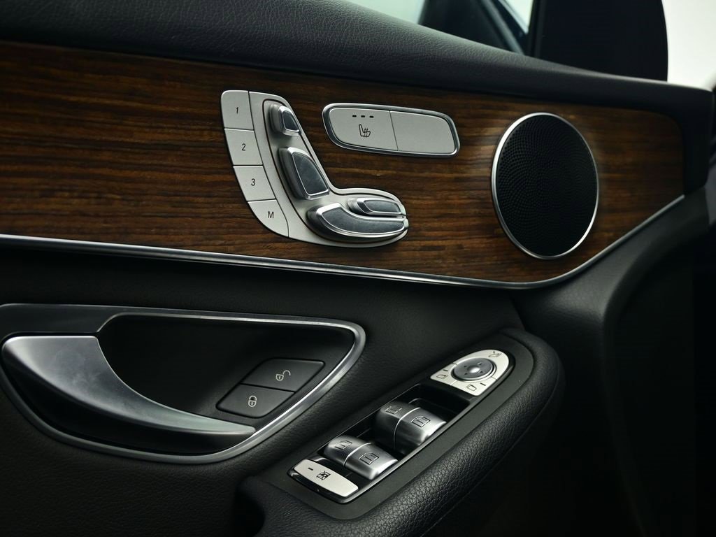 Used 2022 Mercedes-Benz GLC 300 4MATIC image 19