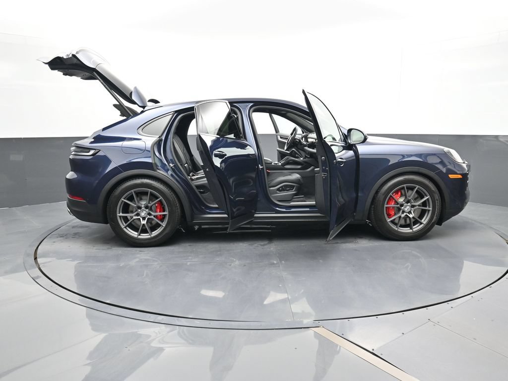 Certified 2025 Porsche Cayenne S AWD/4WD image 33