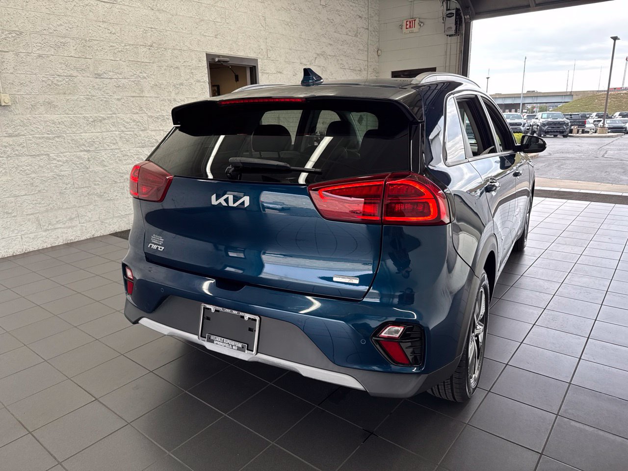 Used 2022 Kia Niro EX Premium FWD image 7