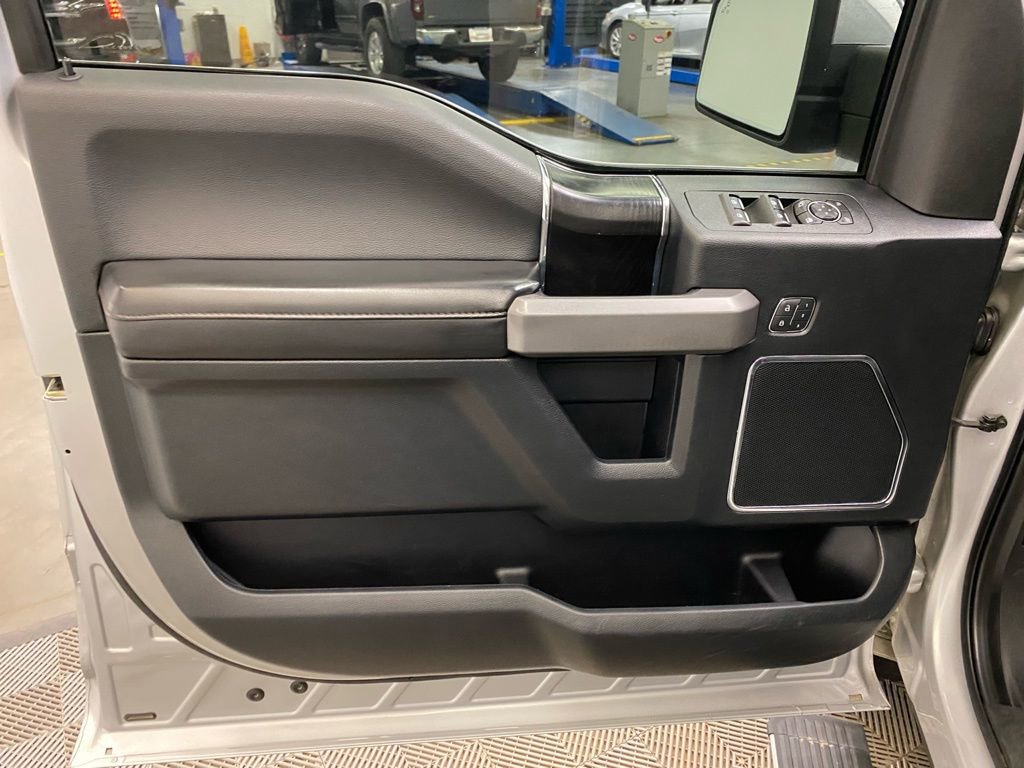 Used 2019 Ford F150 Platinum w/ Technology Package image 11