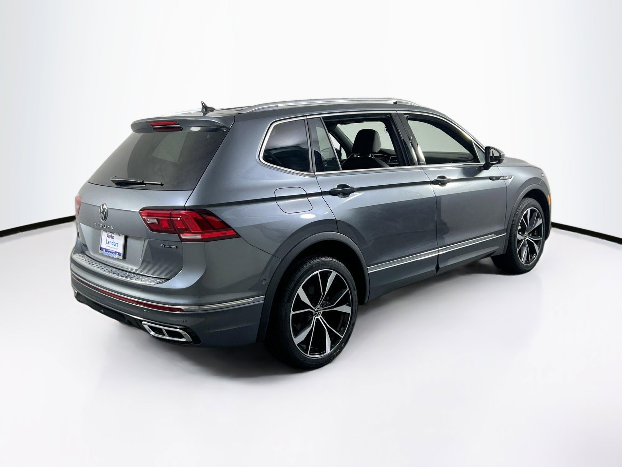 Used 2022 Volkswagen Tiguan SEL R-Line AWD/4WD image 5