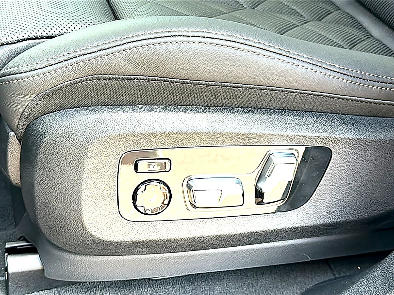 New 2027 BMW X6 xDrive40i w/ Climate Comfort Package AWD/4WD image 12