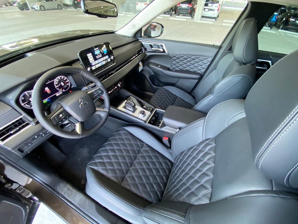 New 2023 Mitsubishi Outlander SEL image 38