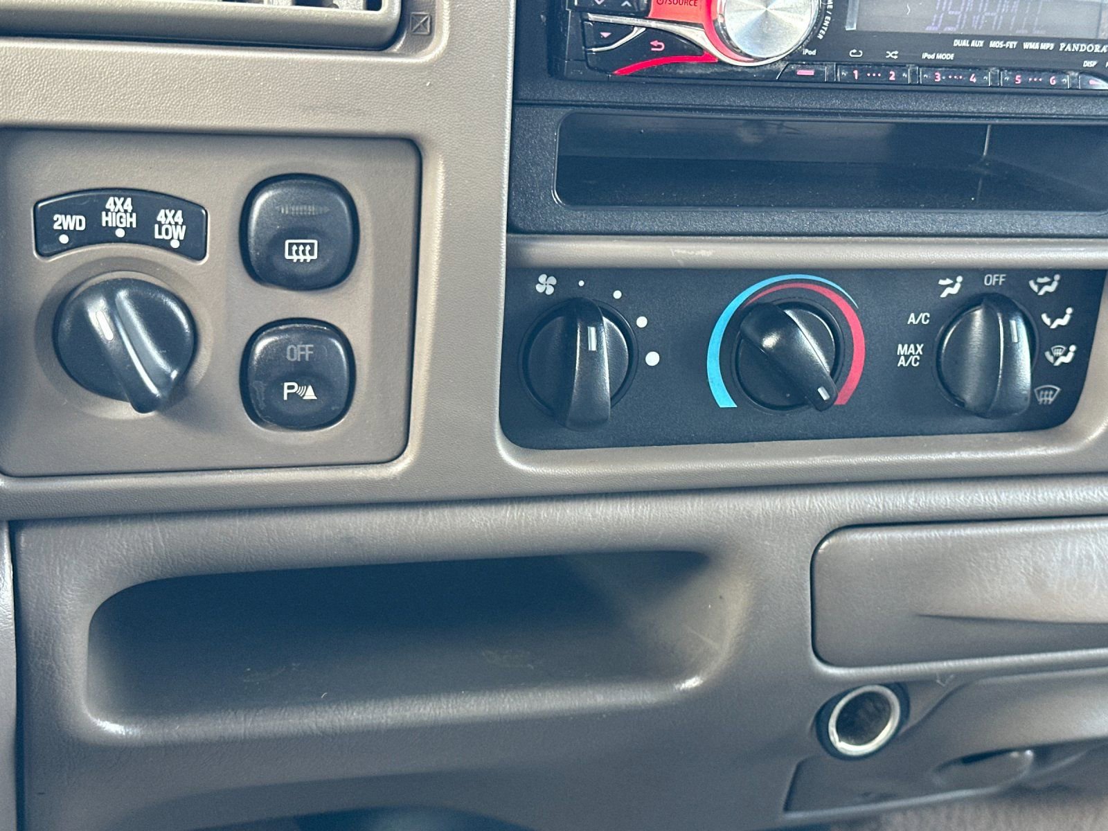 Used 2001 Ford Excursion Limited image 19