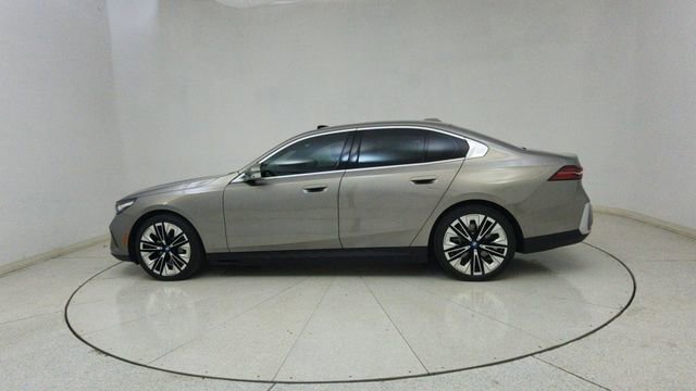 Used 2025 BMW i5 xDrive40 image 66