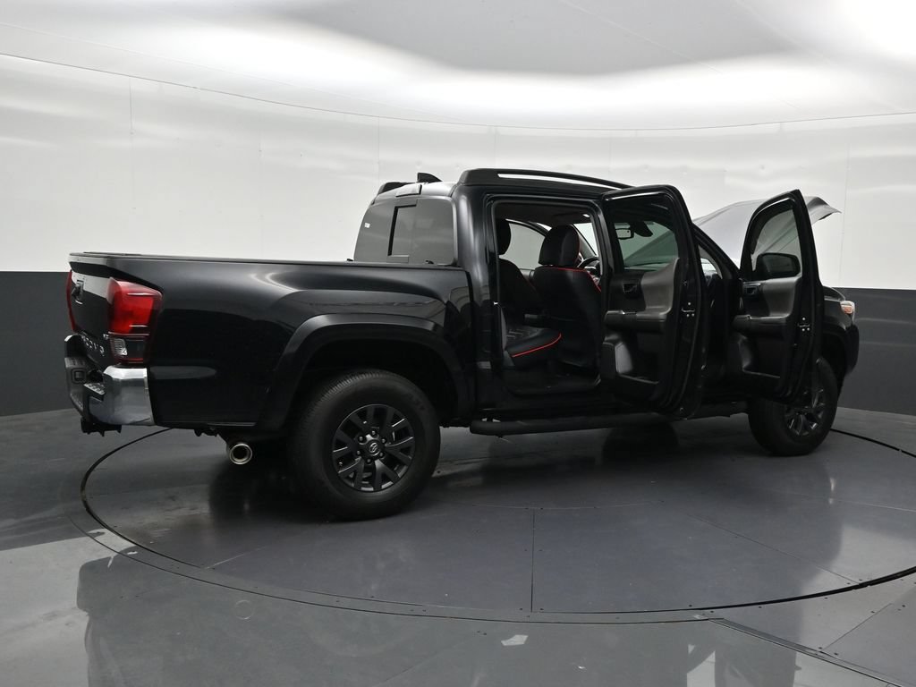 Used 2021 Toyota Tacoma SR5 RWD image 31