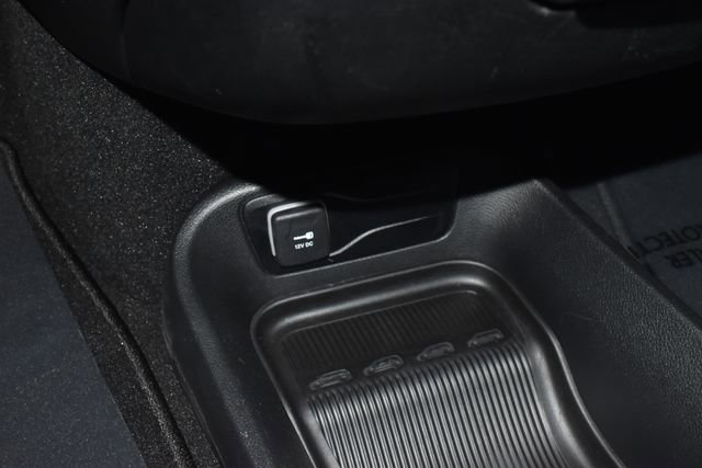 Certified 2025 Chrysler Pacifica Select image 21