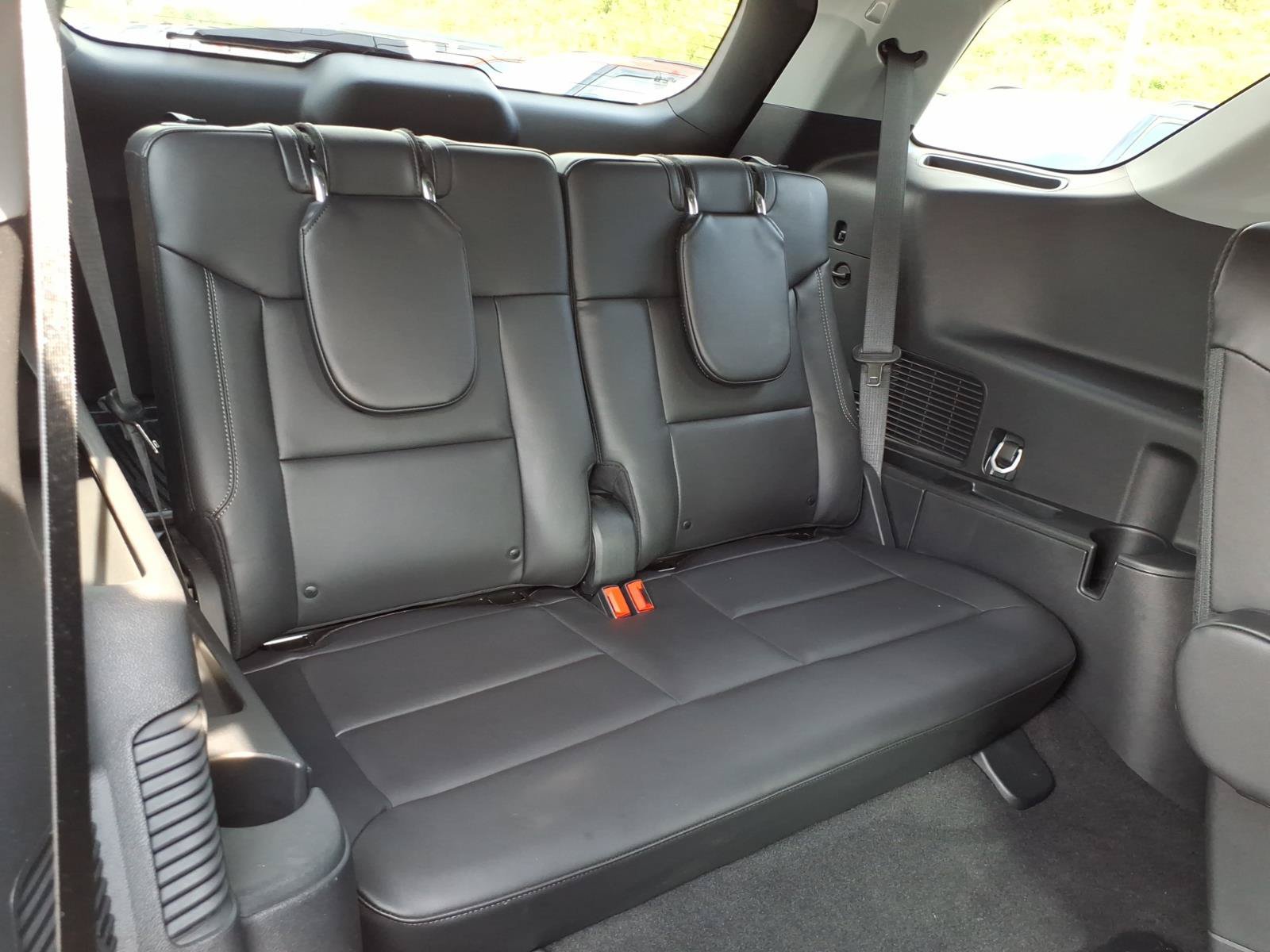 Used 2023 Ford Explorer XLT w/ Equipment Group 202A AWD/4WD image 10