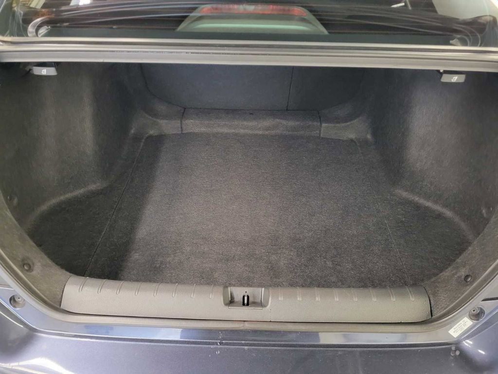 Used 2018 Honda Civic Touring image 10