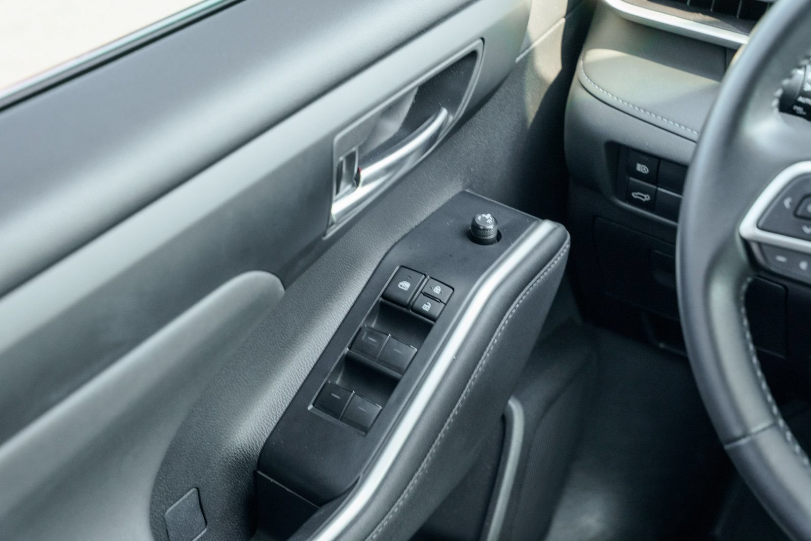 Used 2023 Toyota Highlander XLE FWD image 29