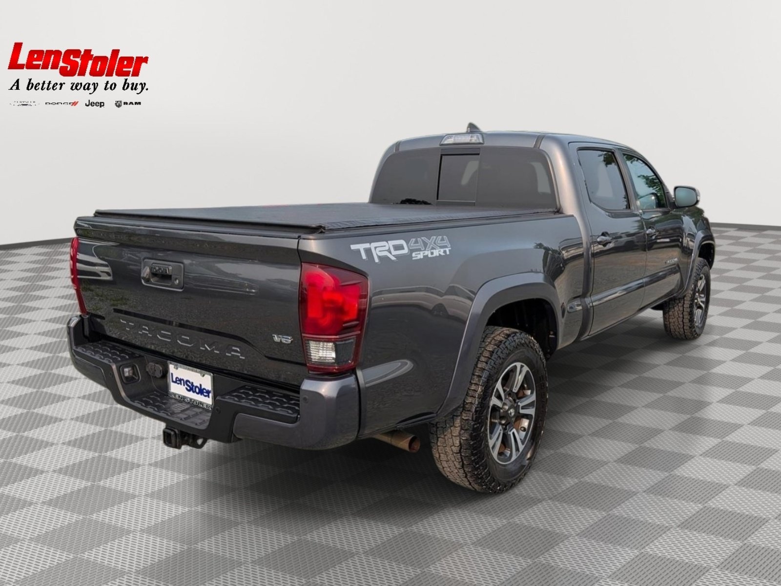 Used 2018 Toyota Tacoma TRD Sport w/ TRD Premium Sport Package AWD/4WD image 5