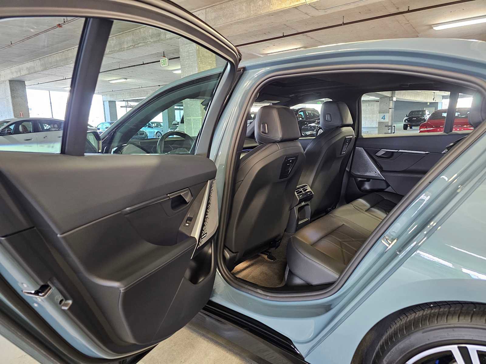 Used 2025 BMW 530i xDrive w/ M Sport Package image 31