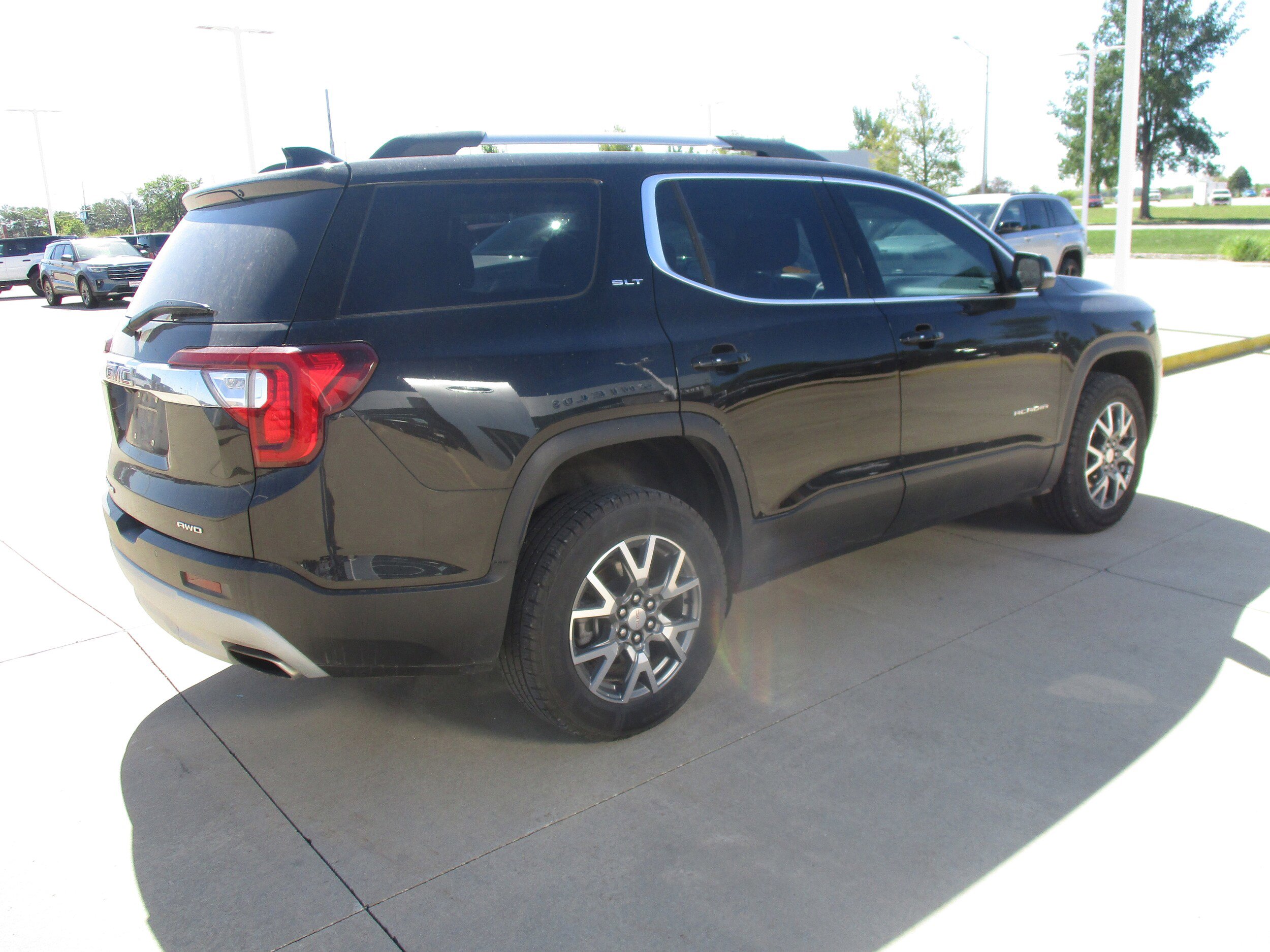 Used 2022 GMC Acadia SLT AWD/4WD image 6