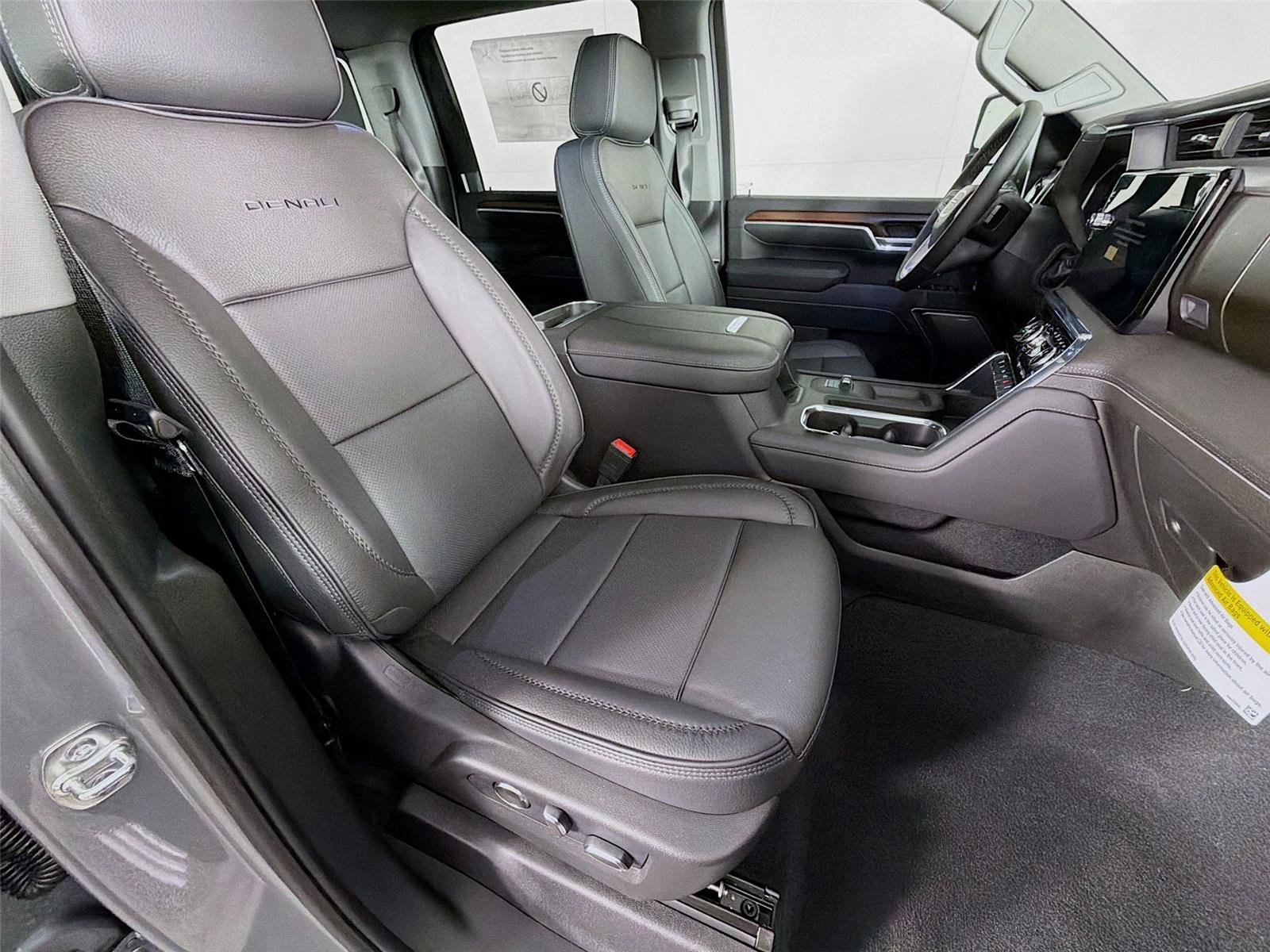 New 2026 GMC Sierra 3500 Denali w/ Denali Reserve Package image 30