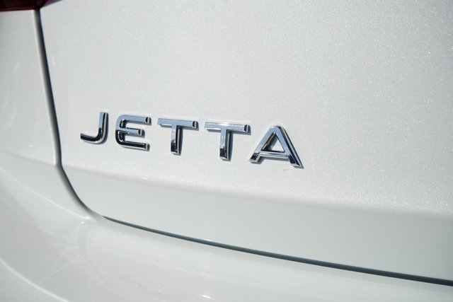 Used 2023 Volkswagen Jetta SE image 13