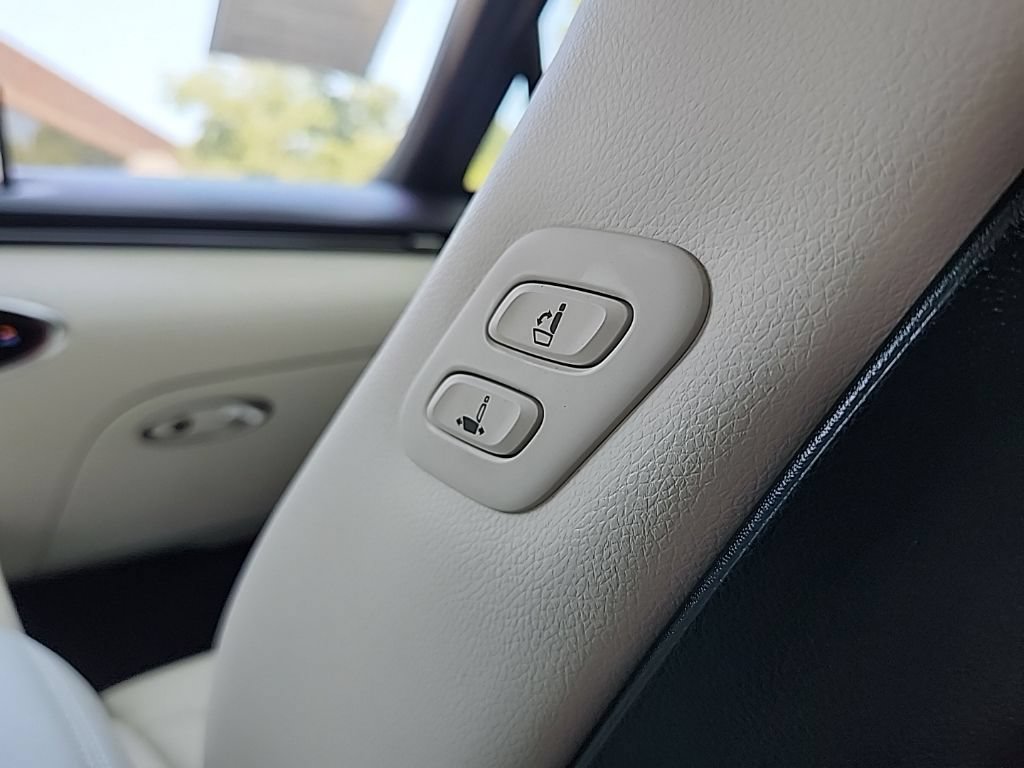 Used 2025 Genesis Electrified GV70 AWD/4WD image 27