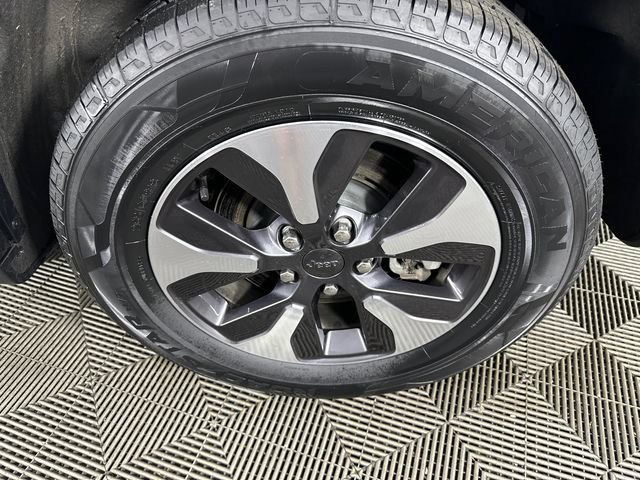 Used 2023 Jeep Grand Cherokee 4WD 4xe image 33