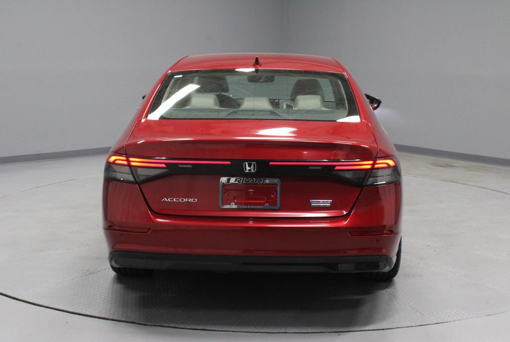 Used 2024 Honda Accord Touring image 9