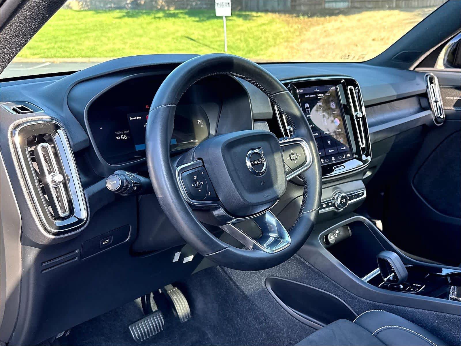 Used 2023 Volvo XC40 Recharge Ultimate w/ Protection Package Premier AWD/4WD image 17