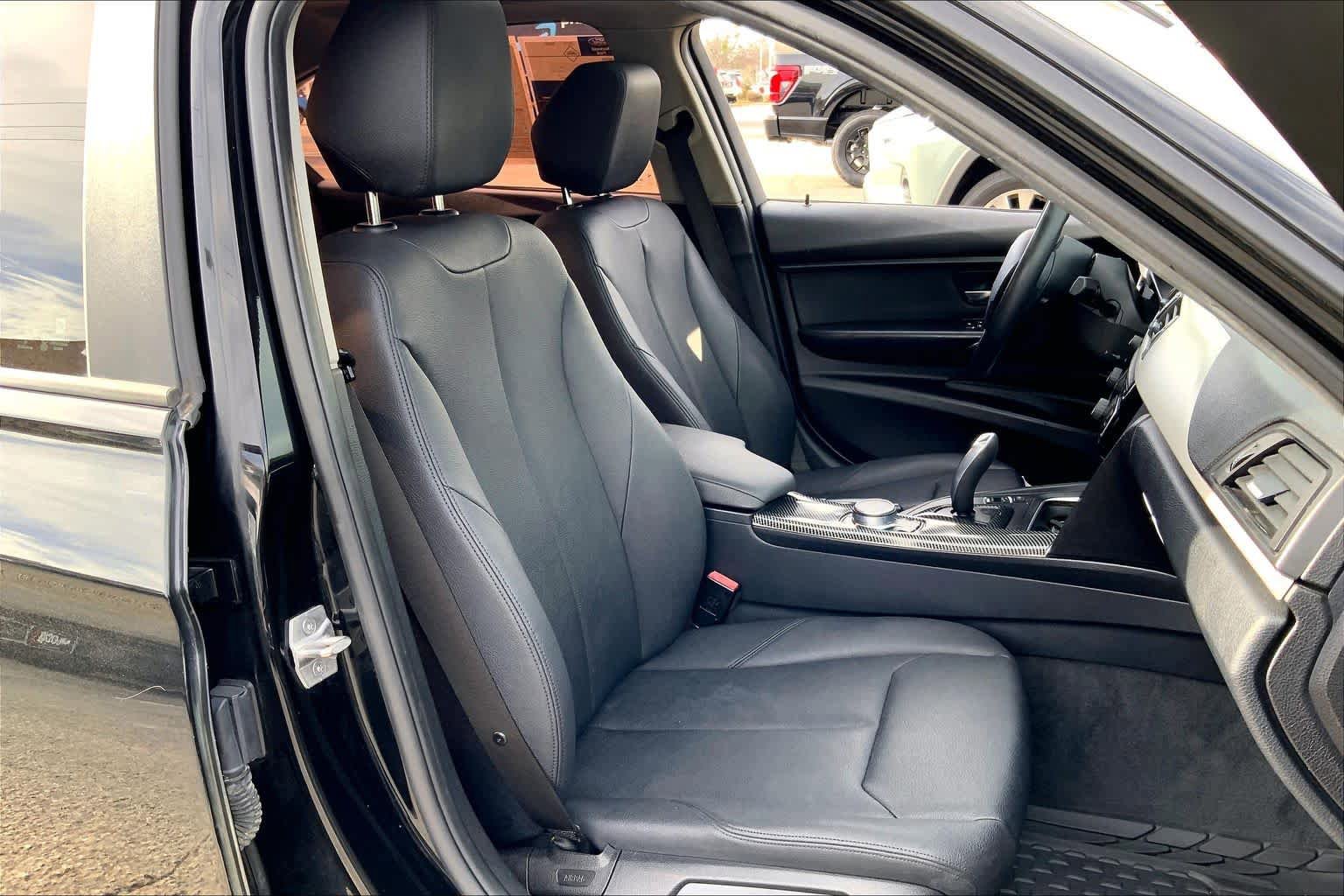Used 2018 BMW 320i Sedan image 9