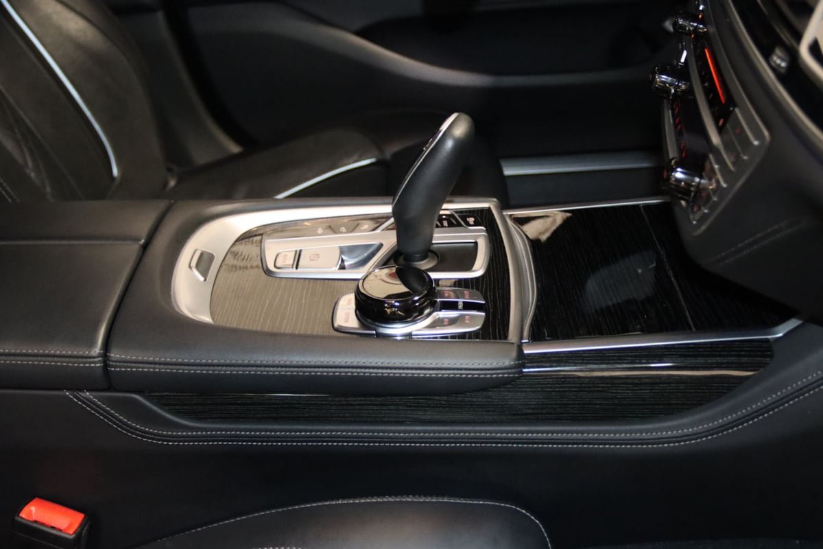 Used 2019 BMW 750i RWD image 70