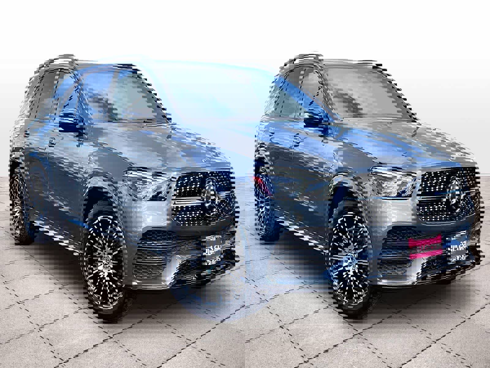 Used 2021 Mercedes-Benz GLE 450 4MATIC image 2