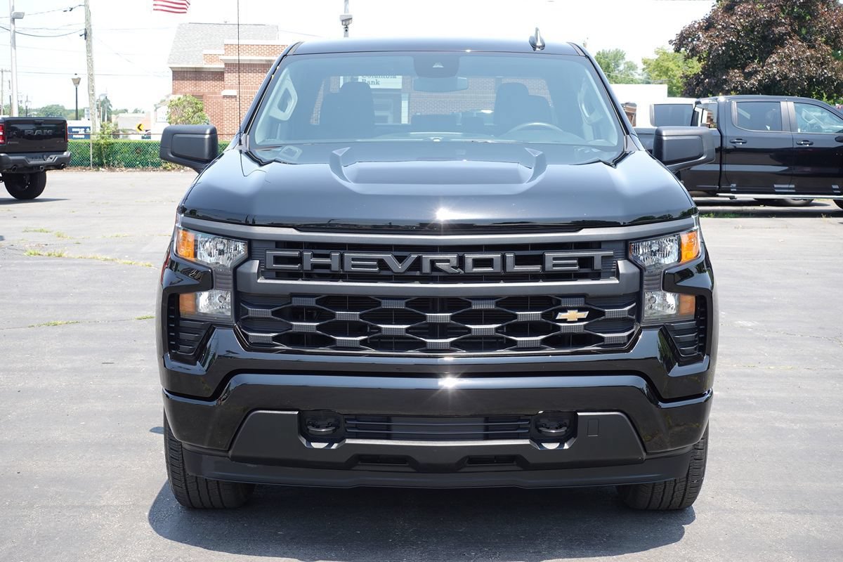 Used 2024 Chevrolet Silverado 1500 Custom AWD/4WD image 5