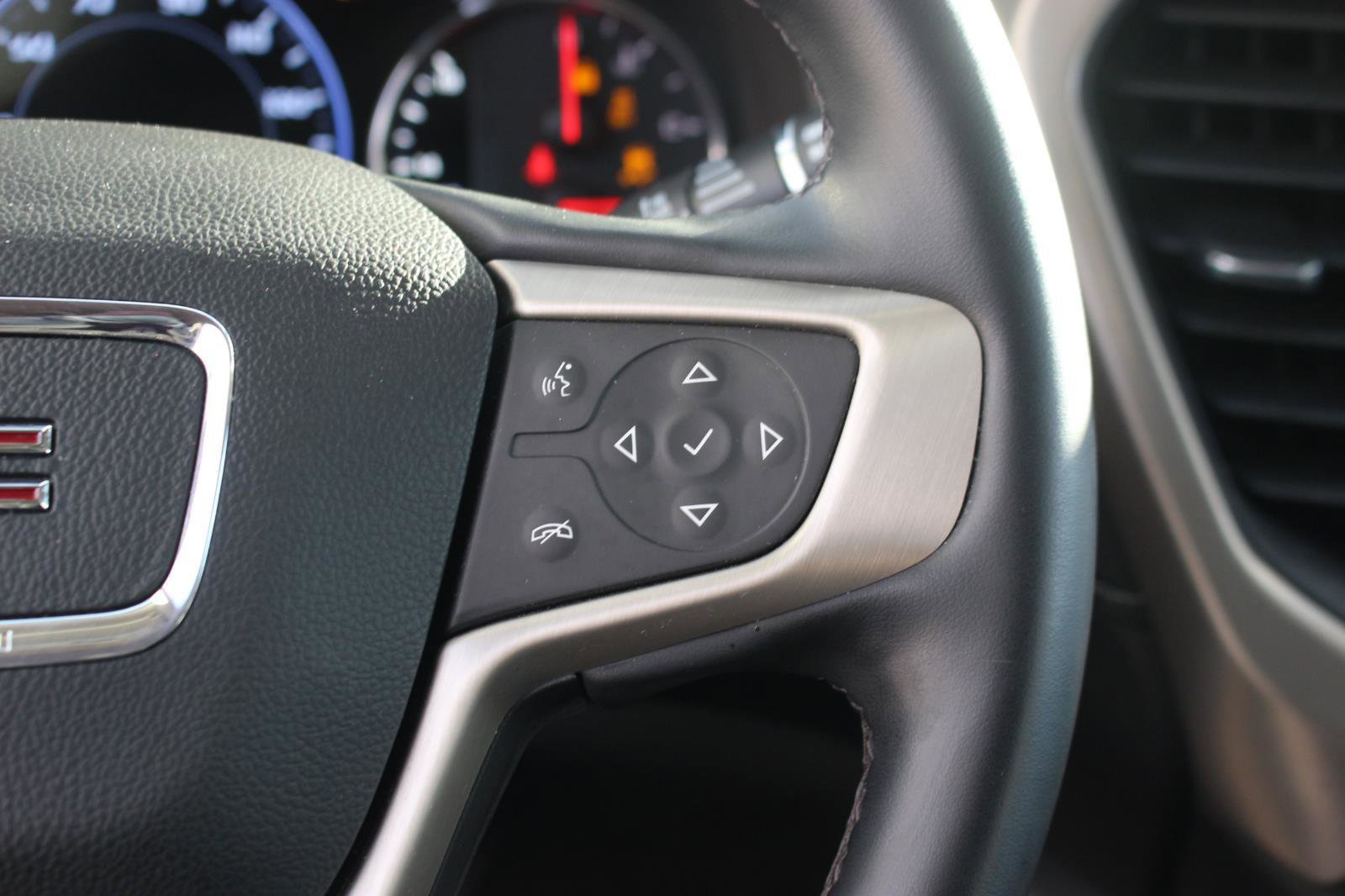 Used 2023 GMC Acadia Denali w/ Black Diamond Edition image 20