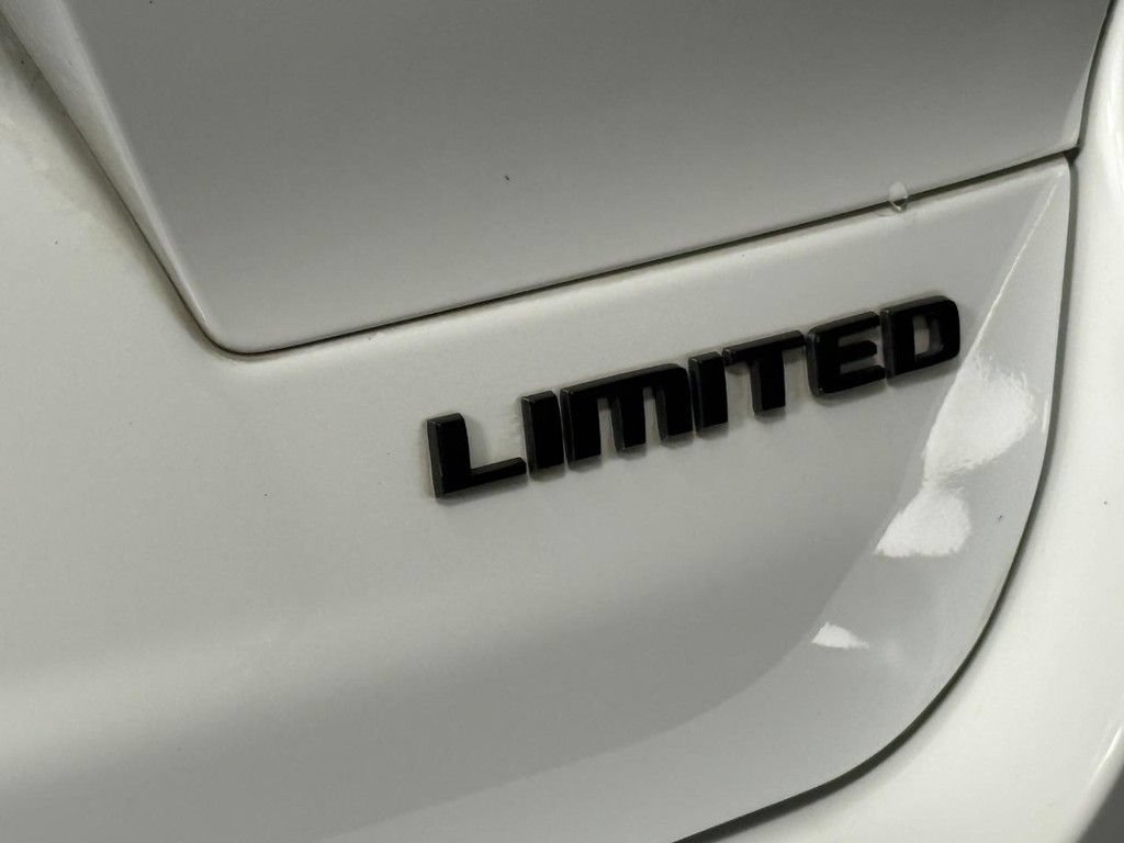 Used 2023 Jeep Grand Cherokee L Limited w/ Luxury Tech Group II AWD/4WD image 7