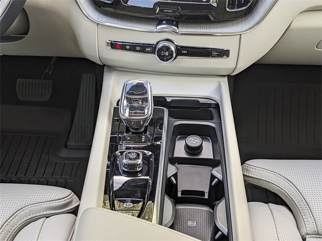 New 2025 Volvo XC60 B5 Ultra w/ Protection Package Premier image 20